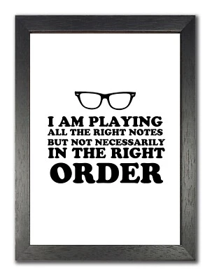 Póster de gafas de imagen Morecambe and Wise foto notas correctas pedido incorrecto cotización imagen  Foto 1 de 4