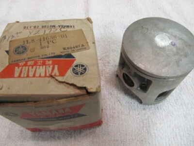 1976 Yamaha YZ175 2-й над, новый из старых запасов поршень, PN 1L8-11636-01 - Изображение 1 из 4