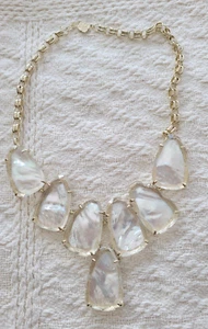 Kendra Scott Harlow Bib Statement Necklace Mother of Pearl Gold Settings & Chain - Picture 1 of 7