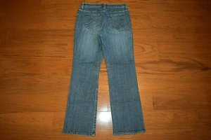 CHICO'S Platinum - 'MARQUIS' Boot Cut STRETCH Blue Jeans - Chicos Größe 1 Reg - Bild 1 von 8