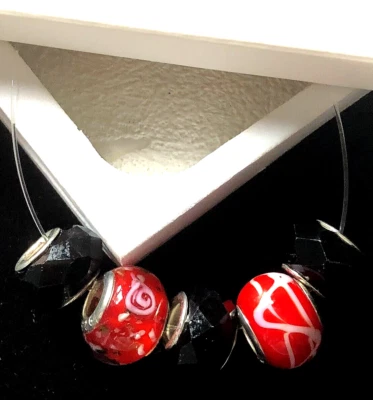 ASSORTED RED AND BLACK LARGE HOLE BEADS-BEADING FOR CRAFTS AND JEWELLERY MAKING - Image 1 of 4