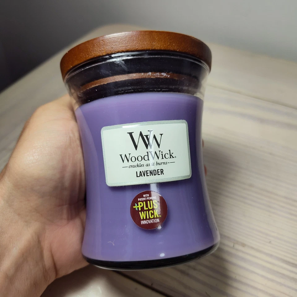 Vela perfumada WoodWick + velas reloj de arena mediano lavanda rara  Foto 1 de 4