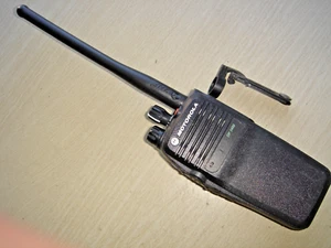 Motorola DP3400 VHF 136-174MHz DMR Digital c/w battery, beltclip & antenna #2 - Zdjęcie 1 z 9