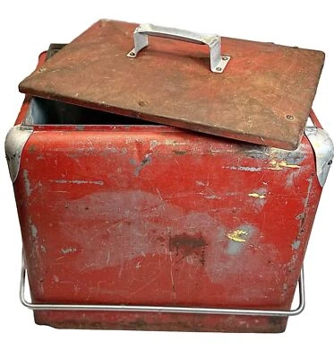 Frigorifero Vintage Progress Co. Rosso Coca-Cola Metal Cooler - Immagine 1 di 4