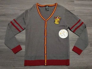 Neu mit Etikett Wizarding World Harry Potter Gryffindor grau rot Strickjacke Größe Large - Bild 1 von 8