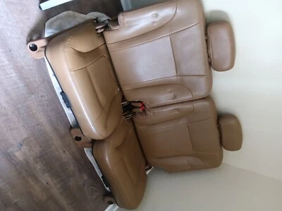 Asiento Chevy Trailblazer EXT LT tercera fila. Cuero marrón. Plano plegable.  Foto 1 de 4