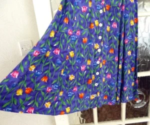 Royal Blue Floral Skirt Button Front Tulips ? Size 10 Has 29.5 ins waist - Picture 1 of 4