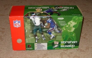 McFarlane Sportspics NFL Deluxe Zweierpack Michael Strahan vs. Donovan McNabb 2004 - Bild 1 von 6