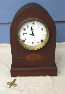 Antiguo Reloj Catedral Colmena Sesiones Puritano con Incrustación con Llave - Funciona Foto 1 de 4