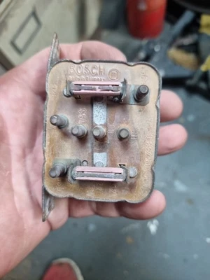 Genuine Ford relay high beam low beam 71BB-13K047-A1B Bosch 0332514015 - Image 1 of 4