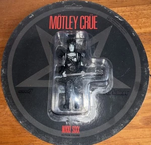Motley Crue - Super7 - Motley Crue - ReAction Figures Wv2 - Nikki Sixx (Urla a - Foto 1 di 2