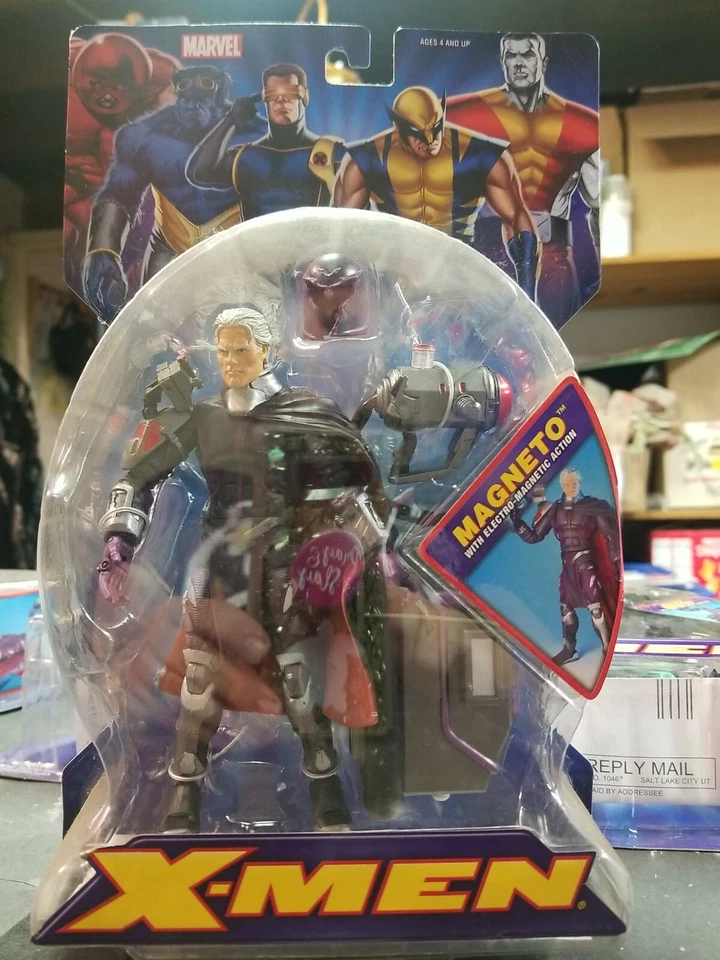 ToyBiz Marvel Legends X-men Classics Magneto Action Figure B27