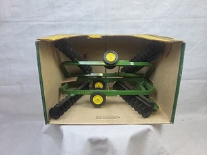 Vintage Original 1/16 Ertl John Deere 220 Power-Flex Disc In Original Box! - Picture 1 of 12
