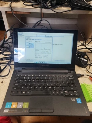 Portátil táctil Lenovo IdeaPad S210 | Intel Pentium | 4 GB RAM | 500 GB HDD Foto 1 de 4