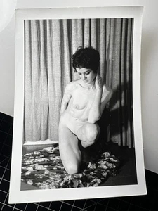 Vintage 1950's Girlie PIN UP Photo Risque B&W Original Nude #235 - Bild 1 von 2