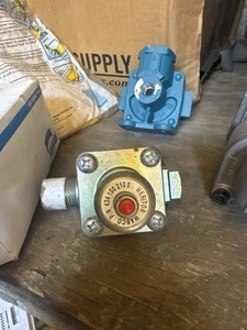 Meritor Wabco Air Dryer Pressure Control Check Valve P/N: 4341003100 - Picture 1 of 2