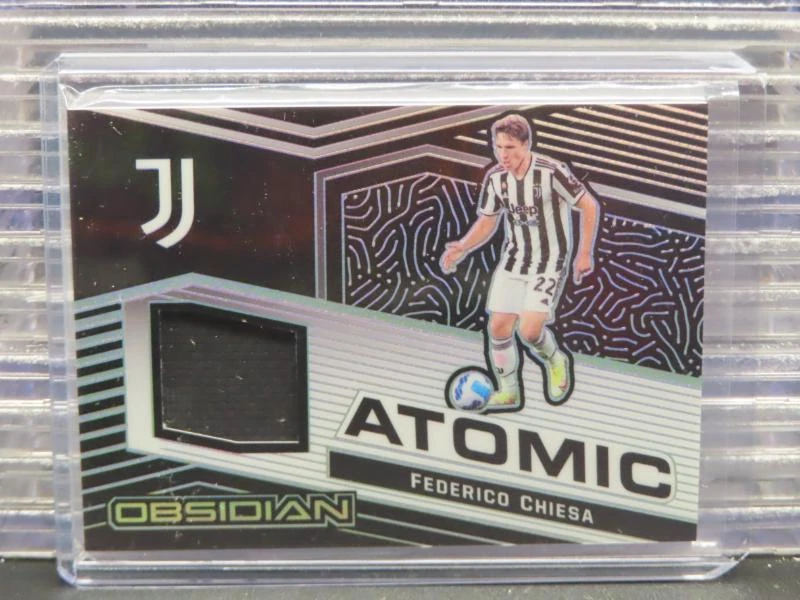 2021-22 Obsidian Federico Chiesa Atomic Material Jersey #65/149 Juventus