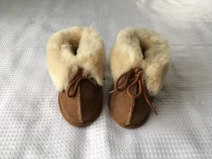 RJS Fuzzies Kleinkinder braun & hellbraun Lammfell Booties mit umklappbarem Kragen: M - Bild 1 von 8