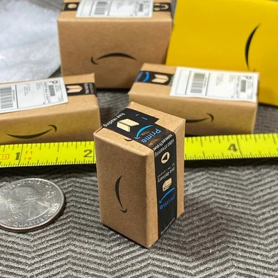 7件装微型亚马逊运输盒邮件信封娃娃屋套装 — 第 1/4 张图片