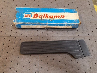 De colección Napa Balkamp 1964-1970 Chevelle Impala Plástico Pedal de Gas Montaje en Piso Foto 1 de 4