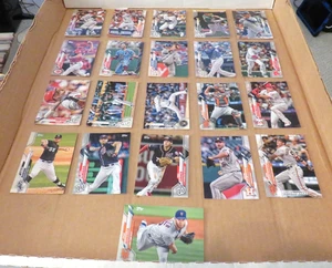 Lotto 21 carte Topps Star 2020 diverse Harper Machado Turner Verlander - Foto 1 di 1