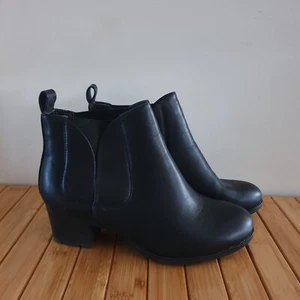 EUC size 37 ladies 7-7.5 comfy boots brand black memory foam gusset boots - Picture 1 of 7