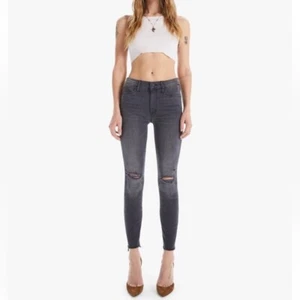 Neu mit Etikett Mother the Looker Knöchel ausgefranste Denim in ausbrennenden Laternen Gr. 25 - Bild 1 von 15