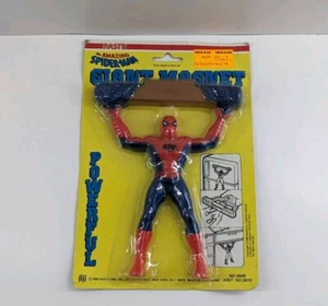 The Amazing Spider-Man Giant Magnet ~ Nasta 1980 Marvel ~ New Sealed - Picture 1 of 21