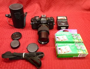 MINOLTA X-700 X700 35MM FILM CAMERA 135MM 1:2.8 MANUAL LENS, FLASH - Picture 1 of 10