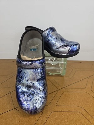 DANSKO Women LT Pro Paisley Silver Blue Patent Clogs Size EU 38  US 7.5  - Image 1 of 4
