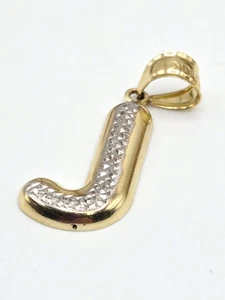 Colgante de oro amarillo de 10 quilates corte diamante inicial hueco letra J dos tonos - Imagen 1 de 7