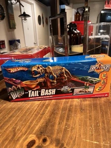 Hot Wheels Dino Tail Bash Stunt Set Trick Tracks *One Car Included* 2008 MATTEL - Picture 1 of 3