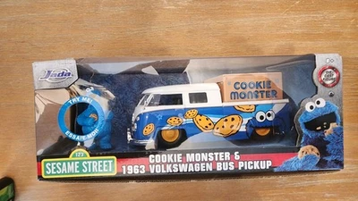 Jada Hollywood Rides: Cookie Monster y VW Bus 1962 escala 1/24 Foto 1 de 4