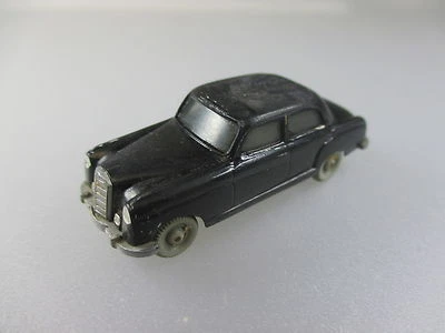 WIKING: MB 220, Nero (Schub116) - Immagine 1 di 3