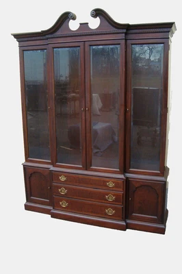 54050 HICKORY Furniture  American Masterpiece Breakfront China Cabinet Curio - Image 1 of 4