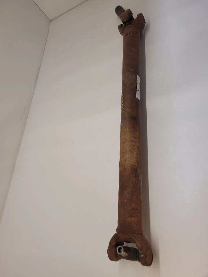 2000-2013 CHEVROLET SUBURBAN 2500 Front Drive Shaft DBU 00-13 Foto 1 de 4