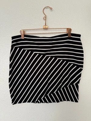 Mossimo Striped Skirt Size L  Stretch Knit Pencil - Image 1 of 4