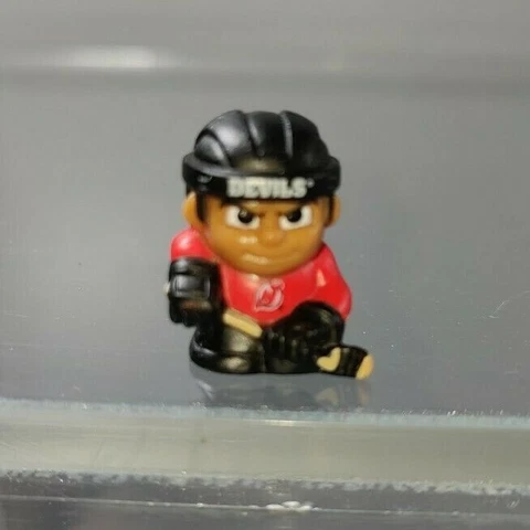 RARE 1" TALL NEW JERSEY DEVILS NHL SERIES 1 TEENYMATES HOCKEY FIGURE Cover