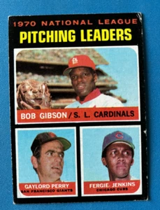 1971 Topps #70 1970 NL Pitching Leaders Gibson Perry Jenkins Salón de la fama en muy buena condición J31 - Imagen 1 de 2