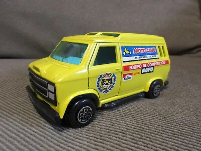 Furgoneta de conversión Chevy Guisval 1:43 vintage Chevi hecha en España Moto Club AMARILLA Foto 1 de 4
