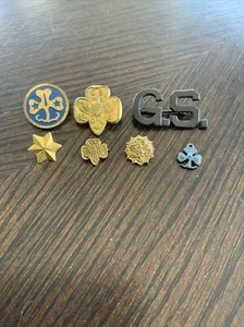 Lot Of Vintage Girl Scout / Brownie Pins, Charm … 7 Total - Picture 1 of 2