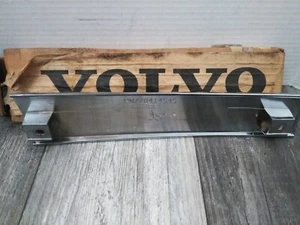 OEM Volvo Truck VHD Grille Bezel 20414545  (RH- PN/204414545) NEW - Picture 1 of 7