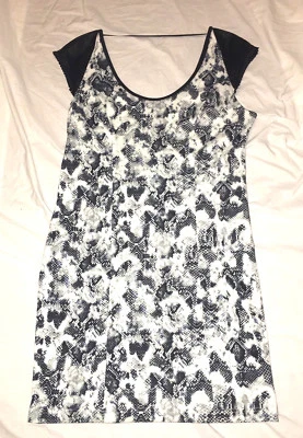 Vestido ceñido al cuerpo de la colección Kardashian con mangas de cuero talla XL muy suave Foto 1 de 4