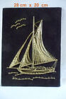 voilier en fil doré tiré sur fond velours noir  -28 x20 c collection, décoration