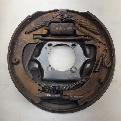 Задняя пластина левого заднего барабанного тормоза водителя для Dodge Ram Cummins 2500 1994-99 годов выпуска 13x2,5 - Изображение 1 из 4