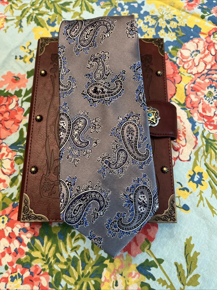 Colección de firmas JOS.A.BANK. CORBATA SEDA 58X3,5" ANCHO Plata Paisley Foto 1 de 4