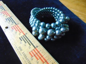Pulsera vintage gris imitación perla - tipo bobina de alambre - Imagen 1 de 5