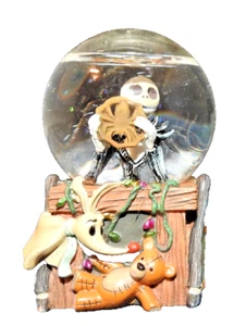 Mini Disney Store Snow Globe with Nightmare before Christmas - Picture 1 of 9