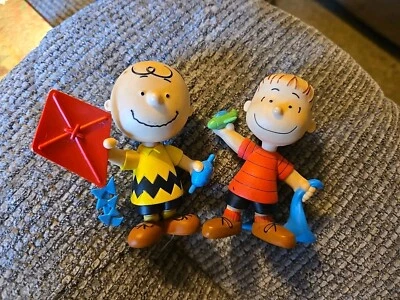 Figuras de juguete de PVC Peanuts Charlie Brown y Linus Just Play, V Foto 1 de 4