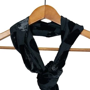 NUOVO! Sciarpa Ann Taylor con dettaglio nappa - nera a pois invernale avvolgente - Foto 1 di 11